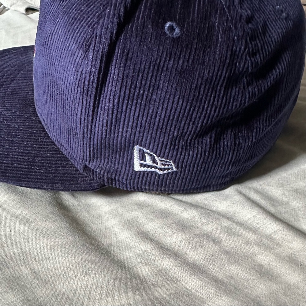 New Era Chicago White Sox Throwback
Corduroy 59FIFTY Fitted Hat - Picture 4 of 6